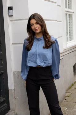Blouse satin Nora baby blauw