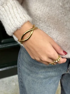 Golden twist armband