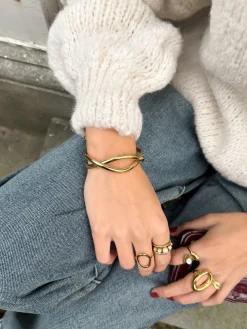 Golden twist armband