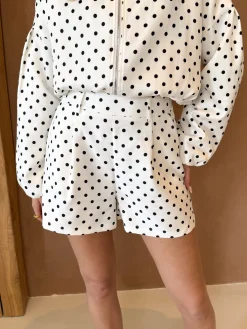 Kiki Polkadots short wit