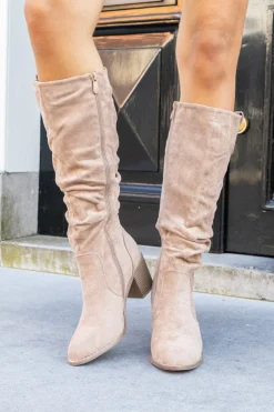Laars Nora kaki