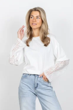 Lace sleeve shirt wit