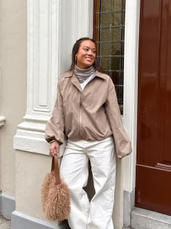 Millie jas licht camel