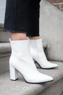 One more white croco - MAAT 36 & 37