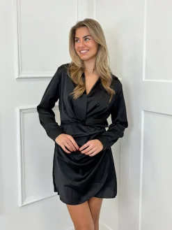 Satin dress Noa zwart