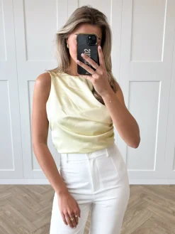 Satin top Jill geel