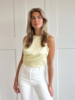 Satin top Jill geel