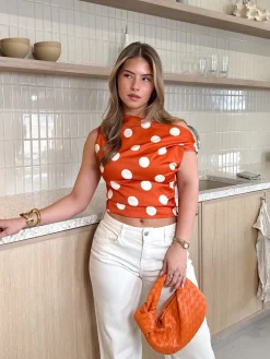 Stippen top off shoulder Polka oranje