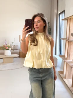 Top Juultje butter yellow