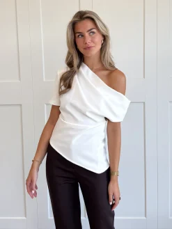 Top off shoulder Candice wit