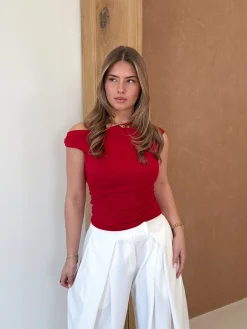 Top Yael rood