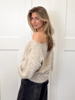 Trui off shoulder Alina beige