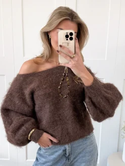 Trui off shoulder Didi bruin