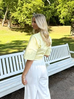 T-shirt Redefined geel