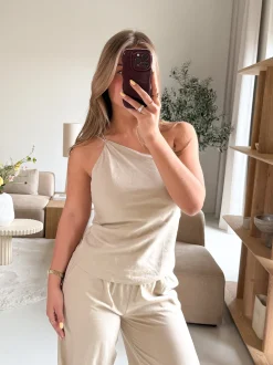 Violet top beige