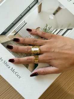 Vivi ring